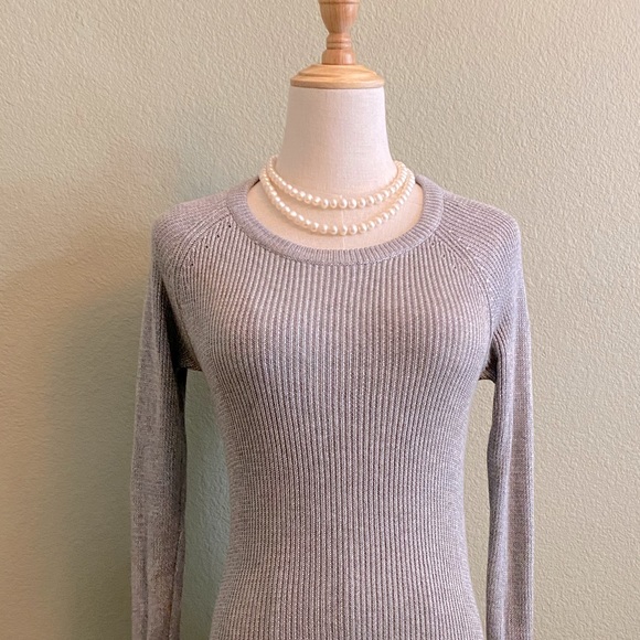 lululemon athletica Sweaters - Lululemon Cabin Yogi Long Sleeve. Heathered Light Grey. Size 6